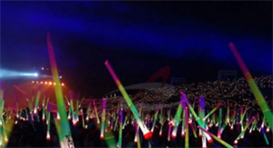 演唱會熒光棒顏色怎么控制的，熒光棒里面有那些芯片和電子元器件？